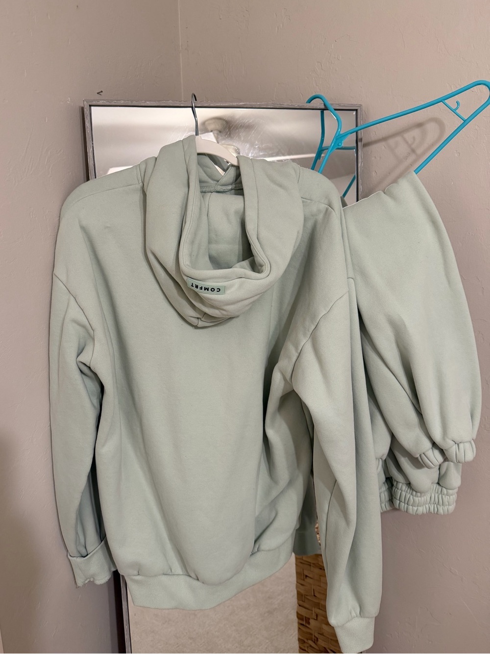 Comfrt Pastel Set - Picture 2 of 4
